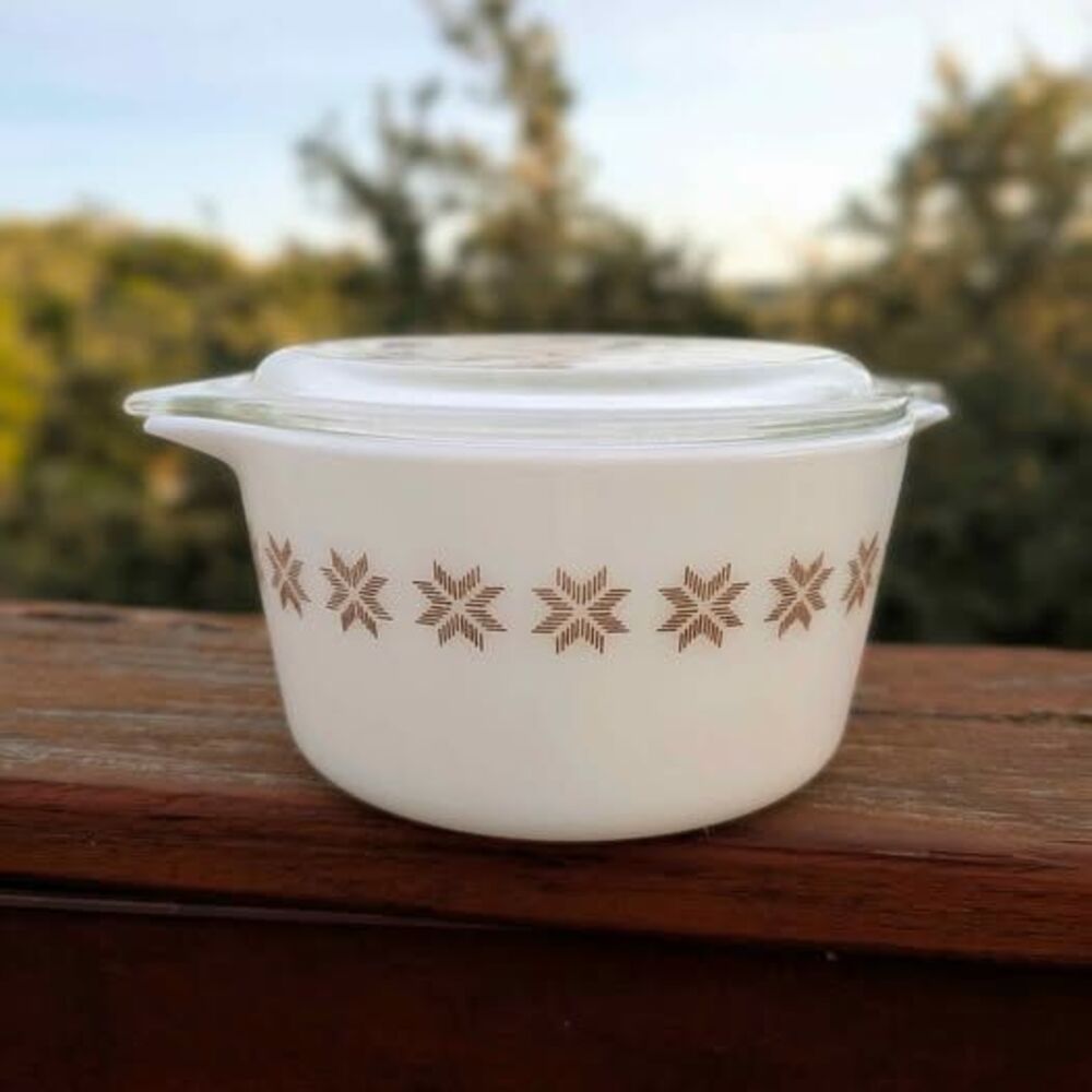 Vintage Pyrex Town & Country 1 Qt Casserole Dish with Lid